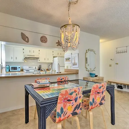 Townhome With Lush Forest View, Steps To Beach!